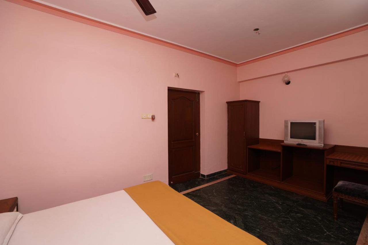 Lloyds Serviced Apartments,Krishna Street,T Nagar Chennai Exterior foto