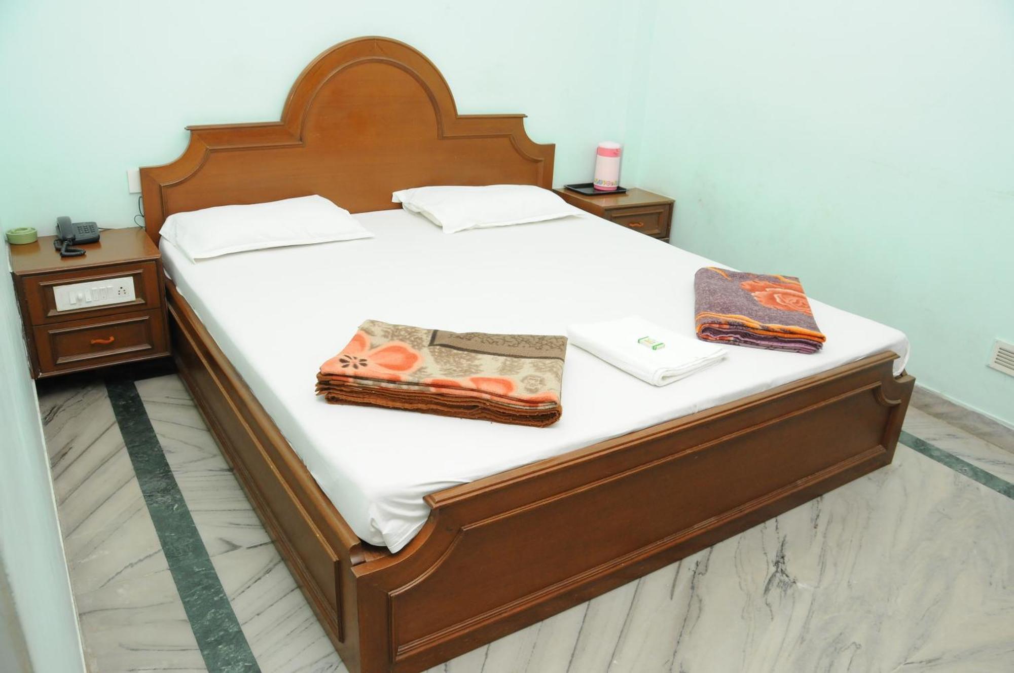 Lloyds Serviced Apartments,Krishna Street,T Nagar Chennai Zimmer foto