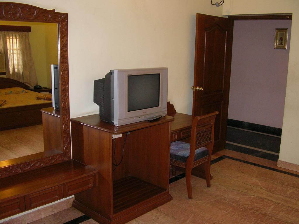 Lloyds Serviced Apartments,Krishna Street,T Nagar Chennai Zimmer foto