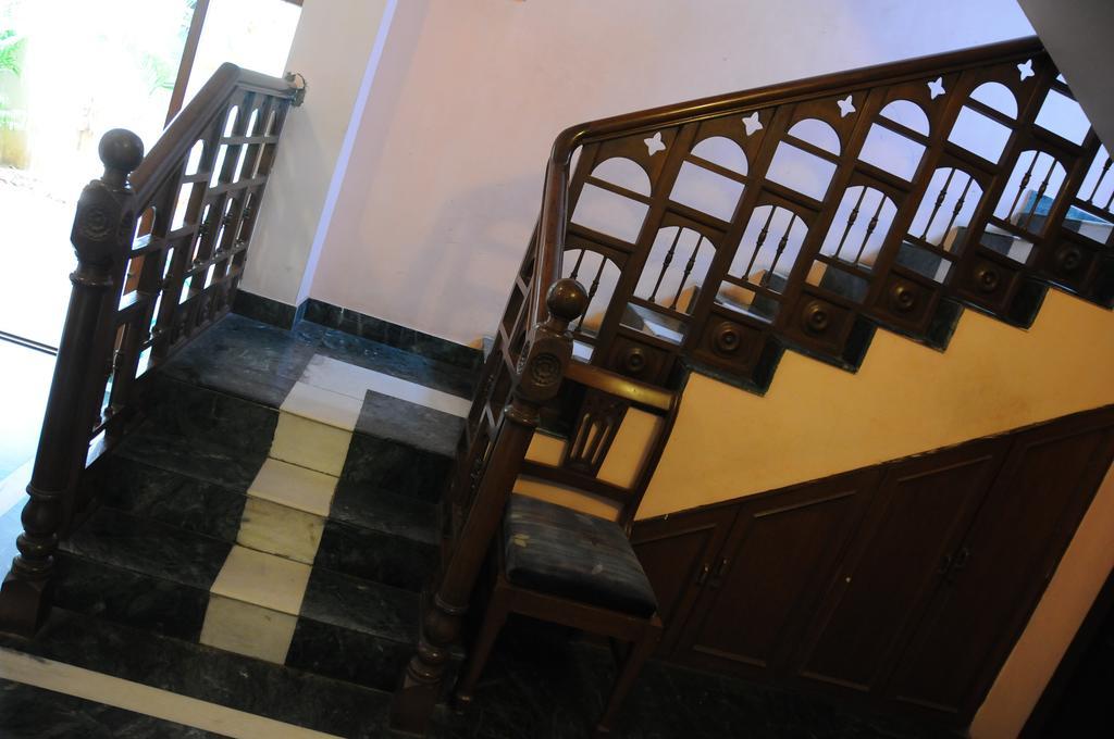 Lloyds Serviced Apartments,Krishna Street,T Nagar Chennai Zimmer foto