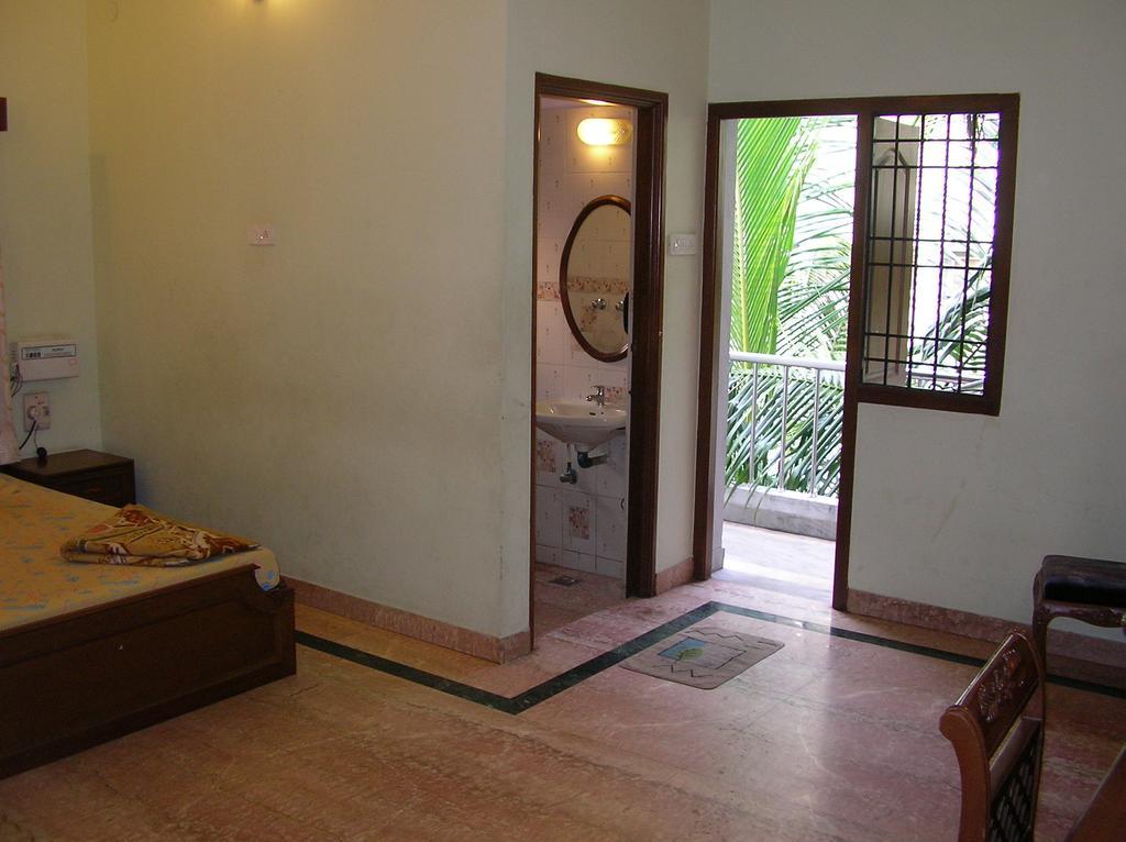 Lloyds Serviced Apartments,Krishna Street,T Nagar Chennai Zimmer foto
