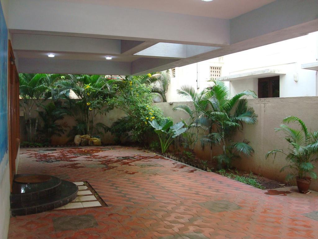 Lloyds Serviced Apartments,Krishna Street,T Nagar Chennai Zimmer foto